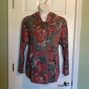 🌺Like New Floral Print Hoodie with Adorable Ruffle Trim Kangaroo Pocket!